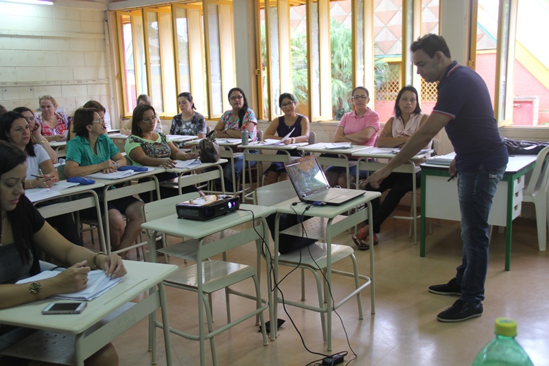 Alunos da rede municipal voltam às aulas